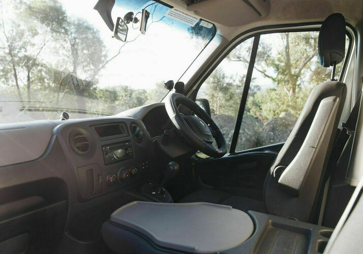 Image of a Campervan - Image 18