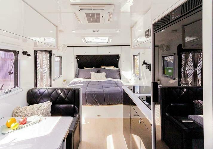 Image of a Caravan - Image 4