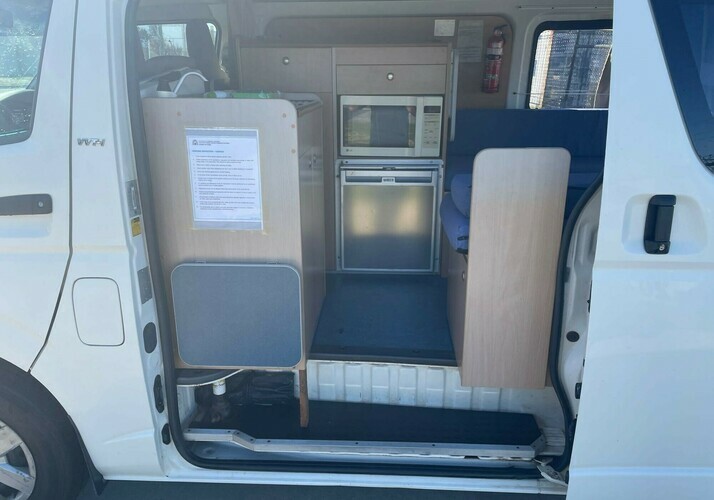 Image of a Campervan - Image 4