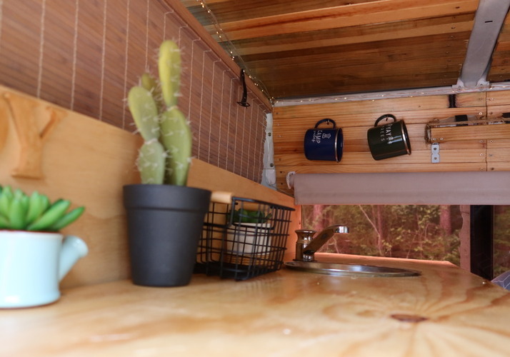 Image of a Campervan - Image 18