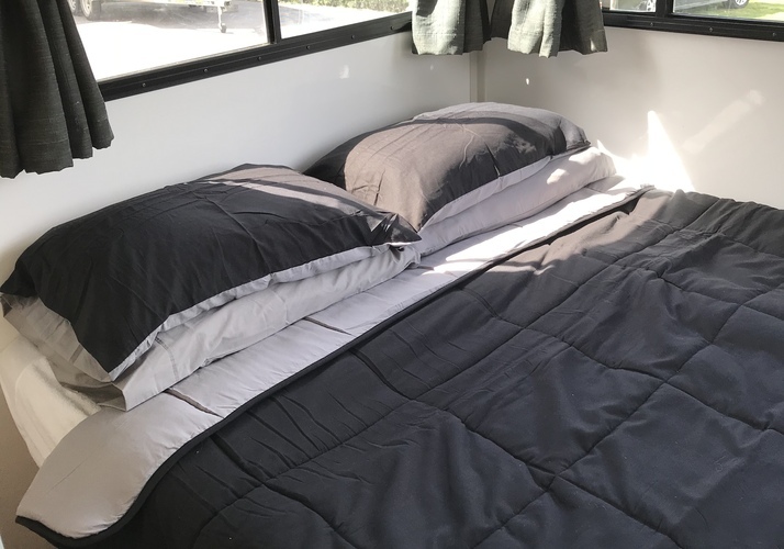 Image of a Motorhome - Image 9