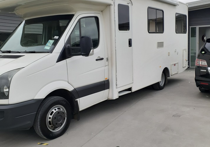 Image of a Motorhome - Image 3