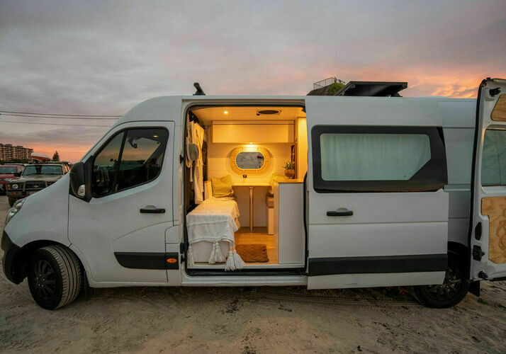 Image of a Campervan - Image 5