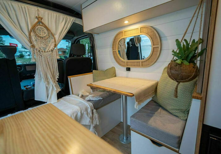Image of a Campervan - Image 7