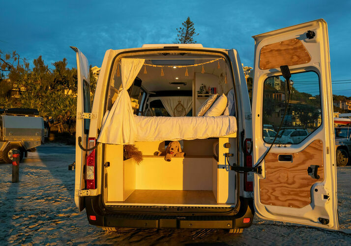 Image of a Campervan - Image 17