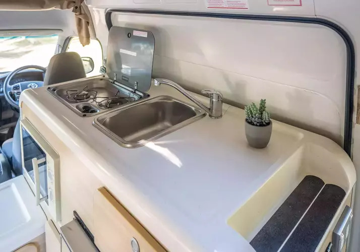 Image of a Campervan - Image 12