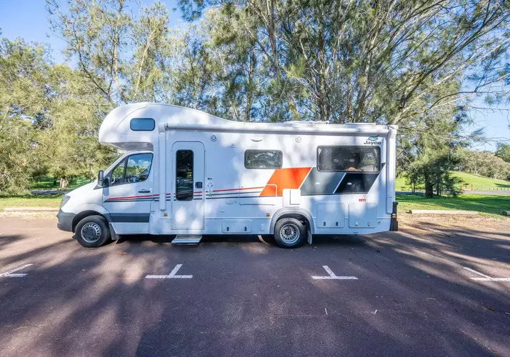 Image of a Motorhome - Image 1