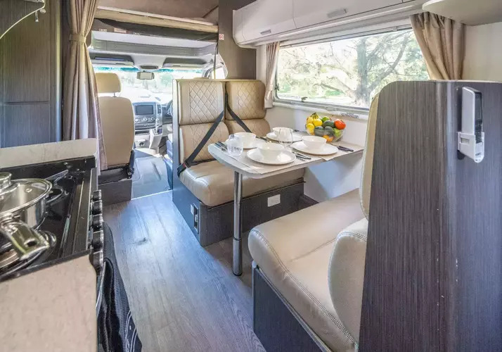 Image of a Motorhome - Image 7