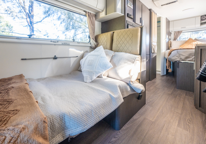 Image of a Motorhome - Image 11