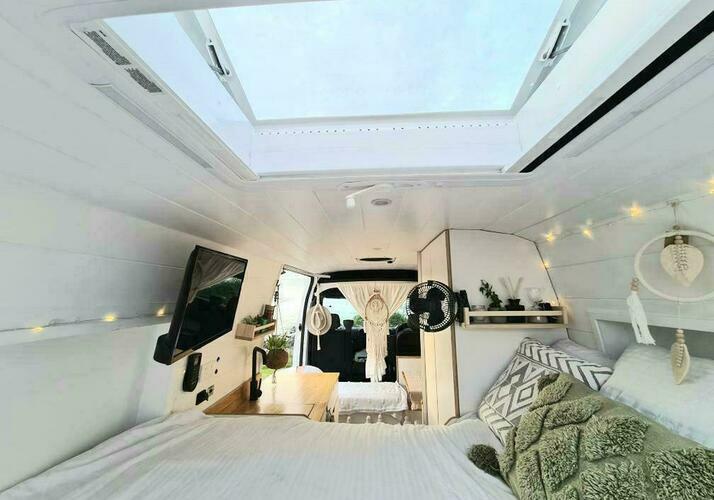Image of a Campervan - Image 6