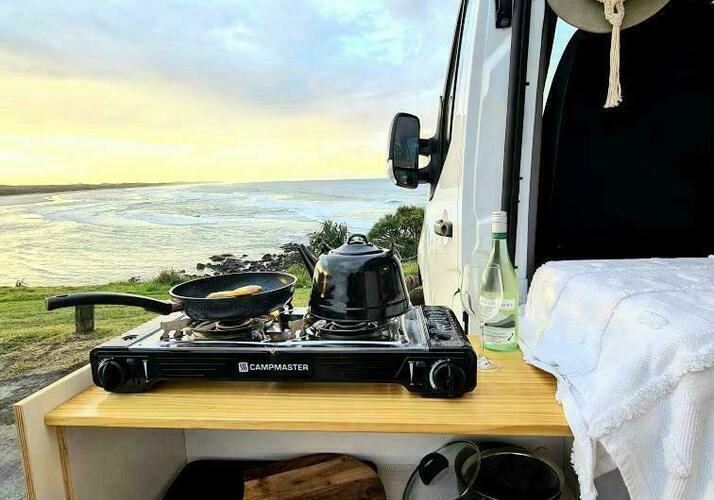 Image of a Campervan - Image 15