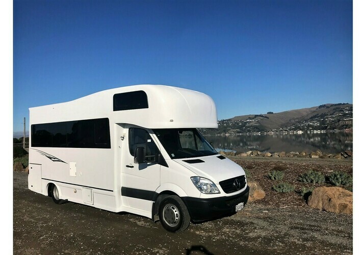 Image of a Motorhome - Image 2