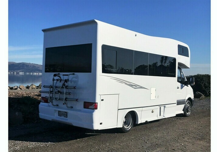 Image of a Motorhome - Image 4