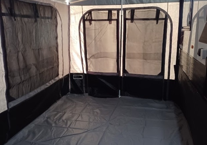 Image of a Caravan - Image 12