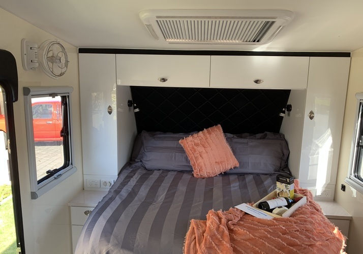 Image of a Caravan - Image 1