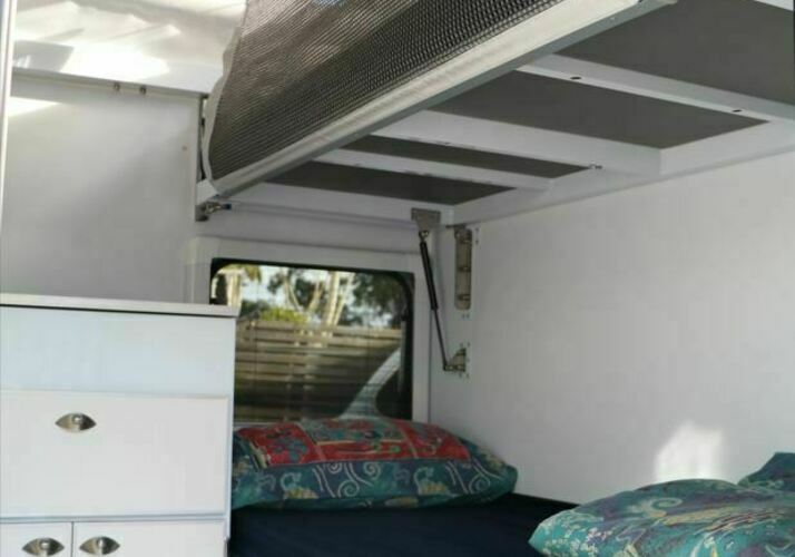 Image of a Caravan - Image 10
