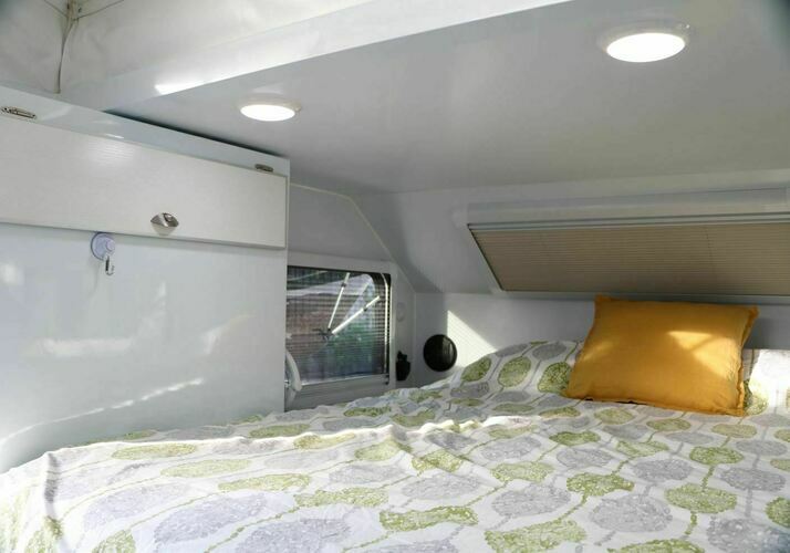 Image of a Caravan - Image 8