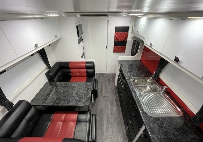 Image of a Caravan - Image 2