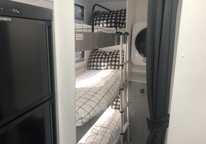 Image of a Caravan - Image 14