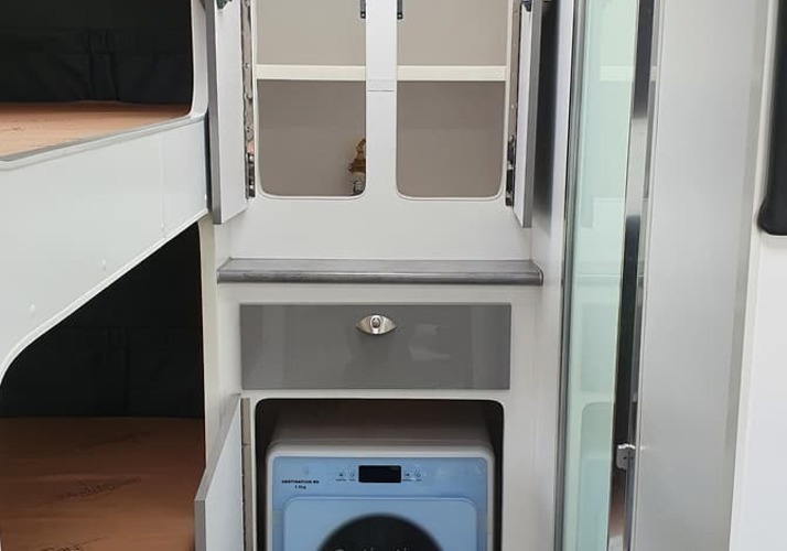 Image of a Caravan - Image 10