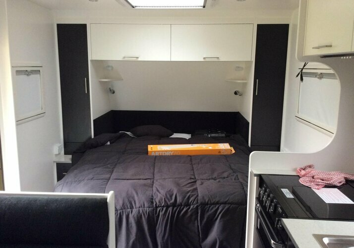 Image of a Caravan - Image 2