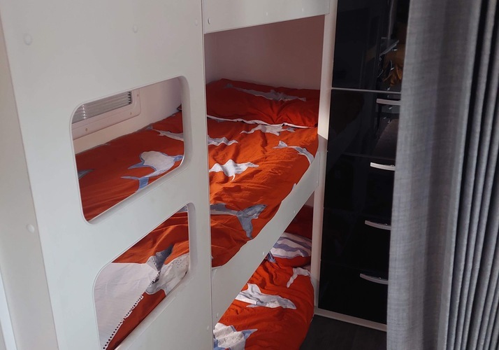 Image of a Caravan - Image 5