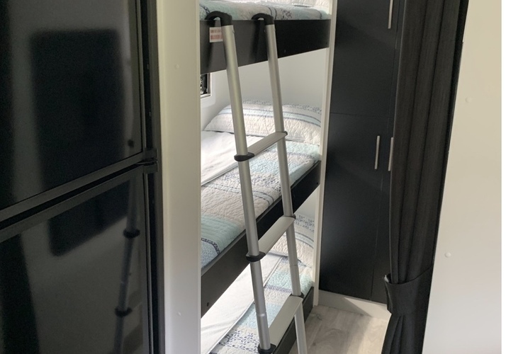 Image of a Caravan - Image 3