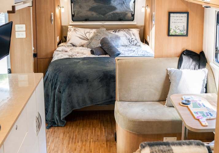 Image of a Caravan - Image 3