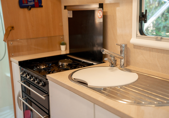 Image of a Caravan - Image 8
