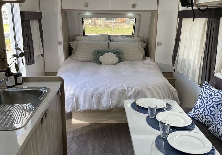 Image of a Caravan - Image 4