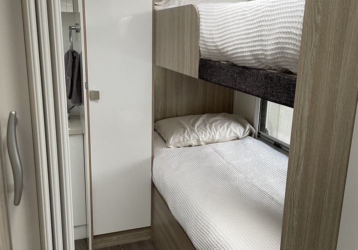 Image of a Caravan - Image 12