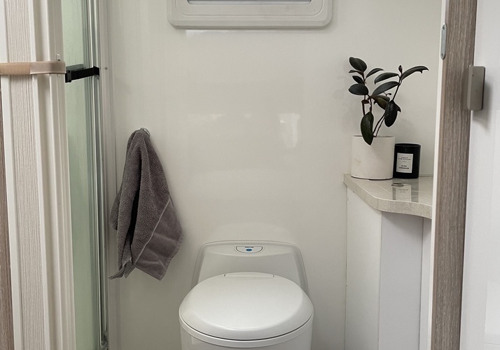 Image of a Caravan - Image 15