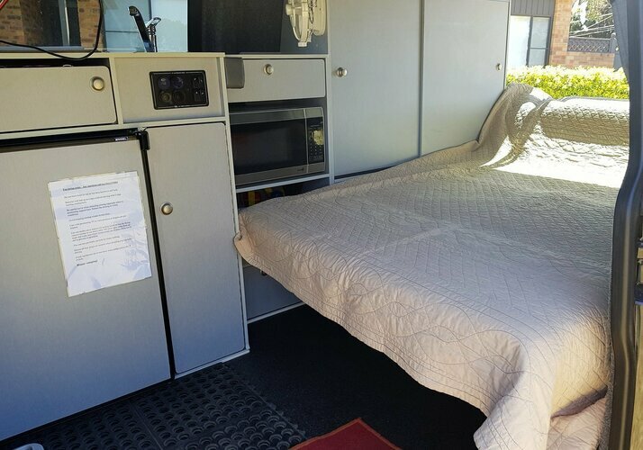 Image of a Campervan - Image 7