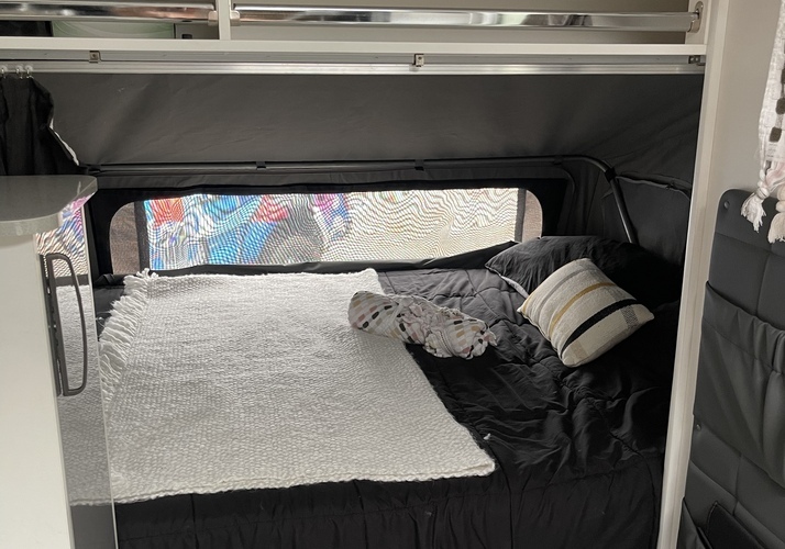 Image of a Caravan - Image 3