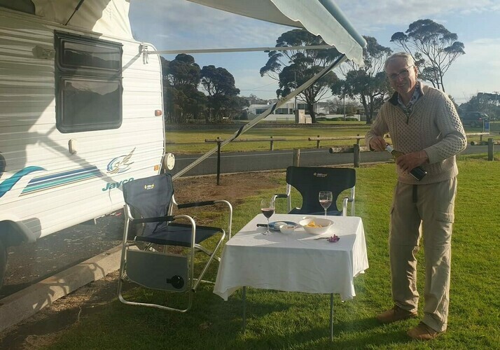 Image of a Caravan - Image 15