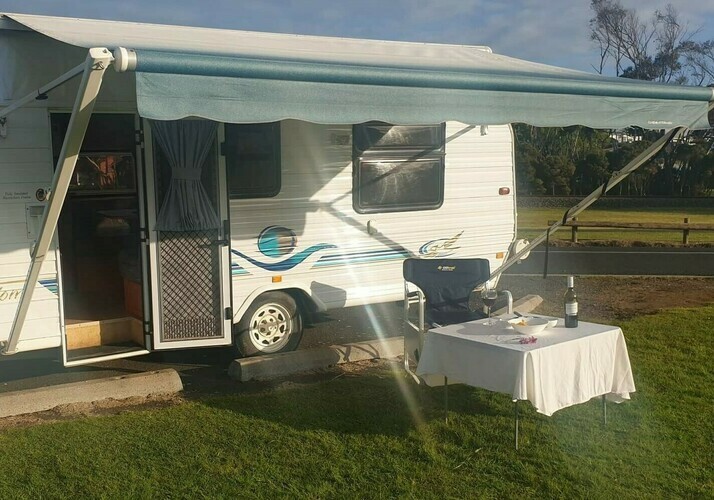 Image of a Caravan - Image 2