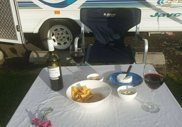 Image of a Caravan - Image 4