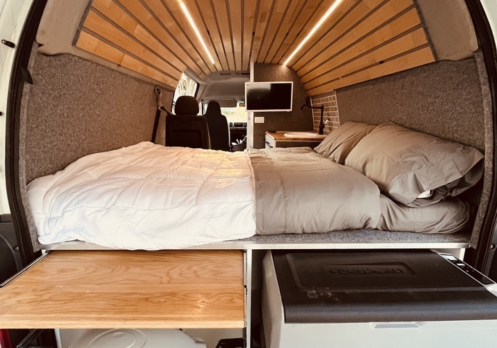 Image of a Campervan - Image 4