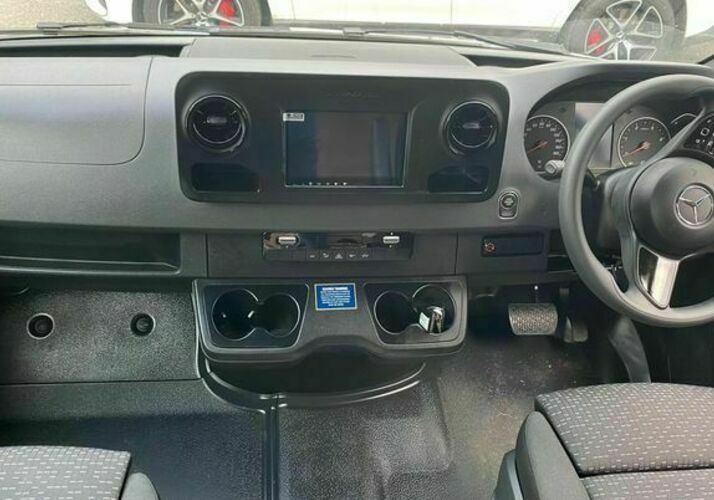 Image of a Motorhome - Image 15