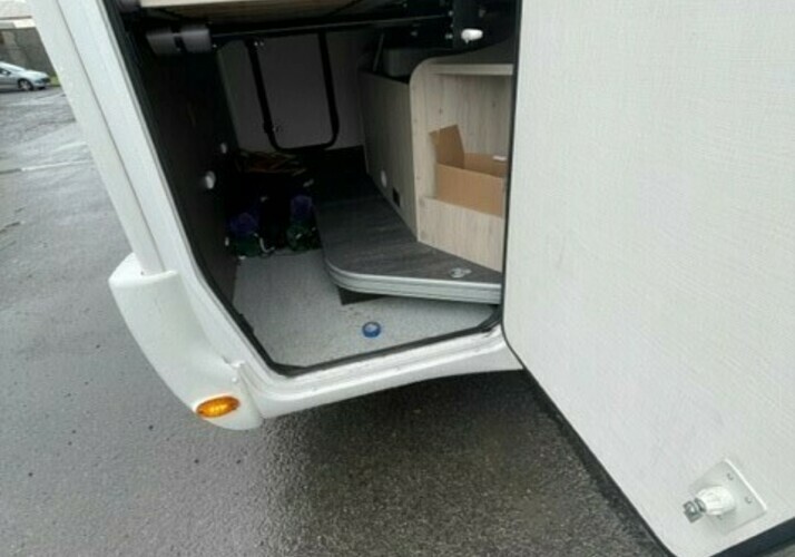 Image of a Motorhome - Image 3