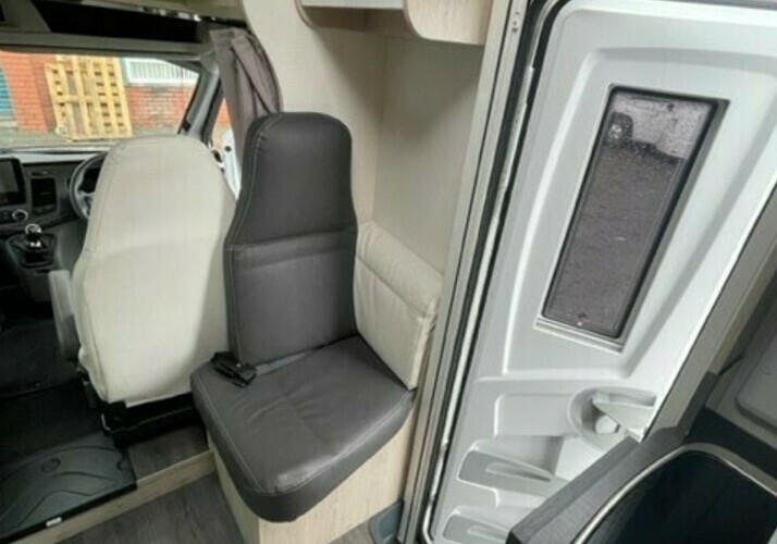 Image of a Motorhome - Image 16