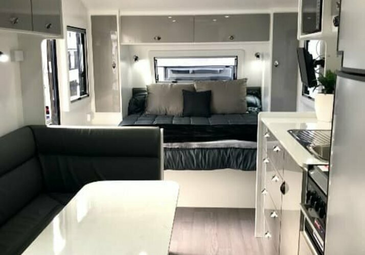 Image of a Caravan - Image 4