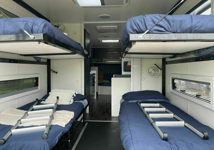 Image of a Caravan - Image 11