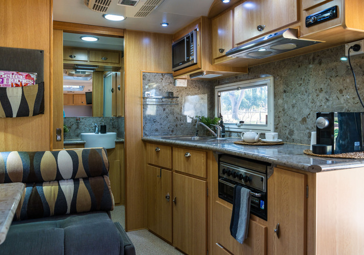 Image of a Caravan - Image 3
