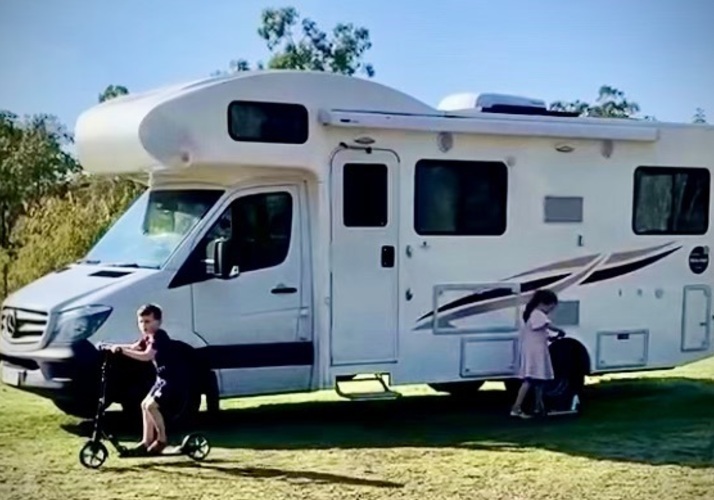 Image of a Motorhome - Image 15