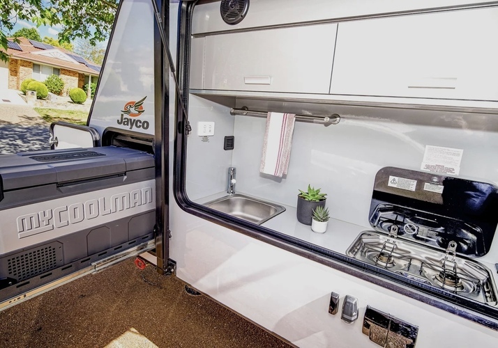 Image of a Caravan - Image 2