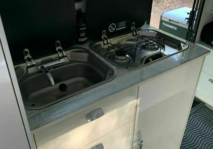 Image of a Caravan - Image 5