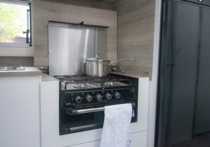 Image of a Caravan - Image 7