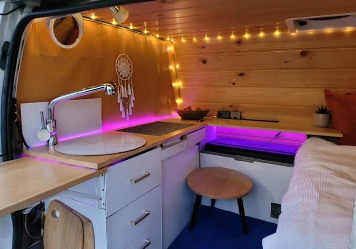 Image of a Campervan - Image 14