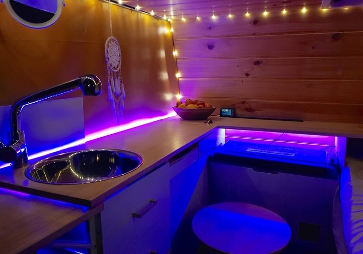 Image of a Campervan - Image 10